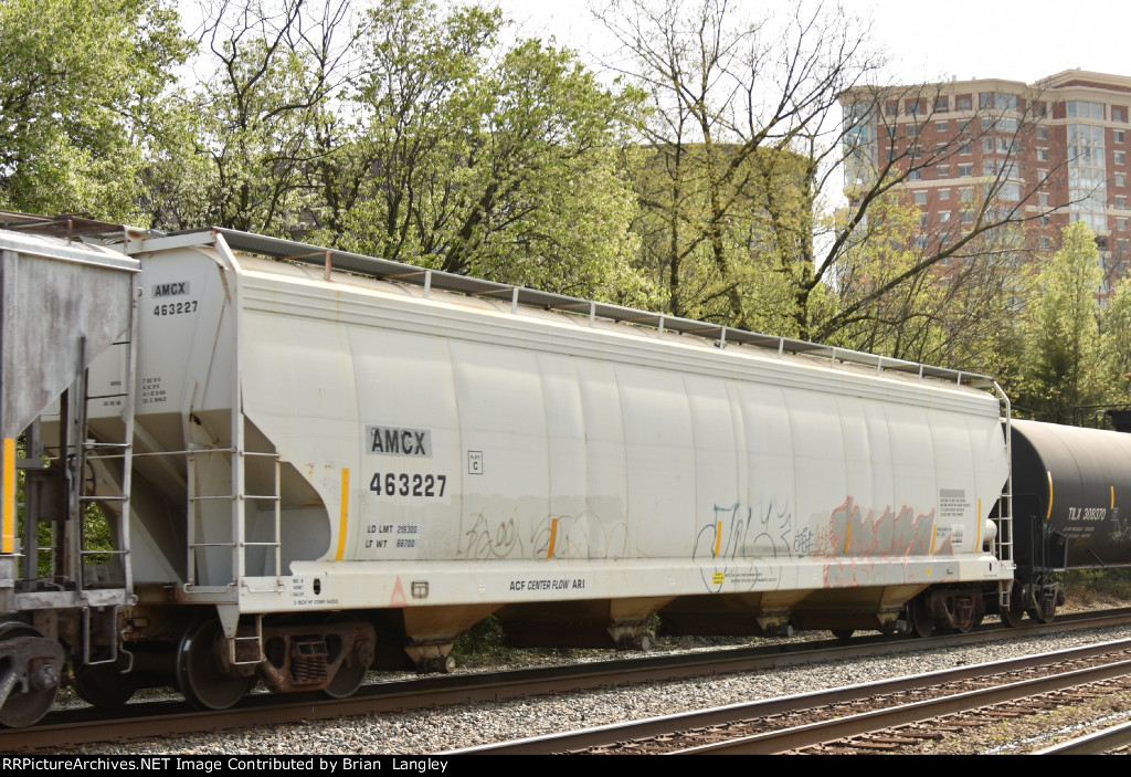 463227